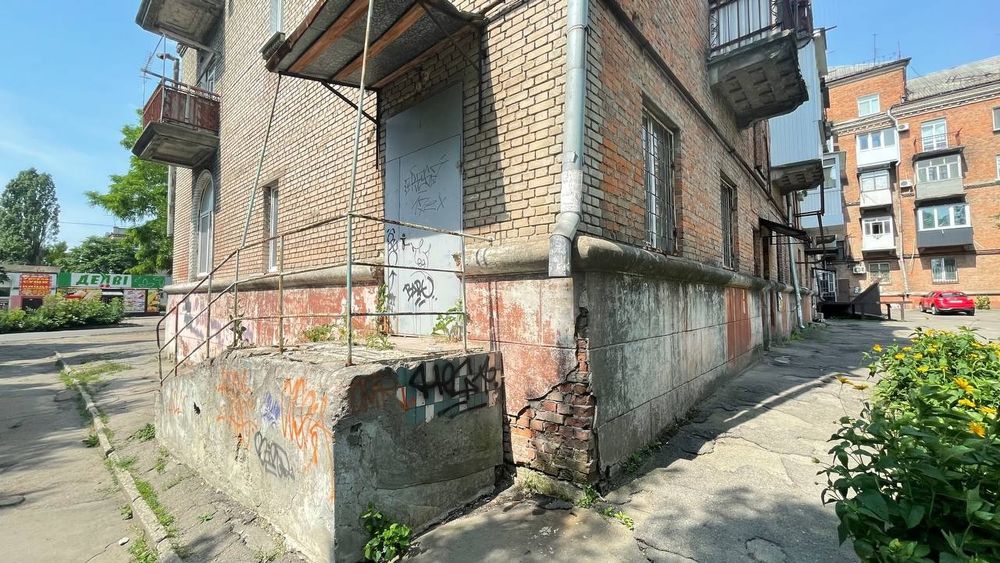 Фасадное помещение на жилом районе