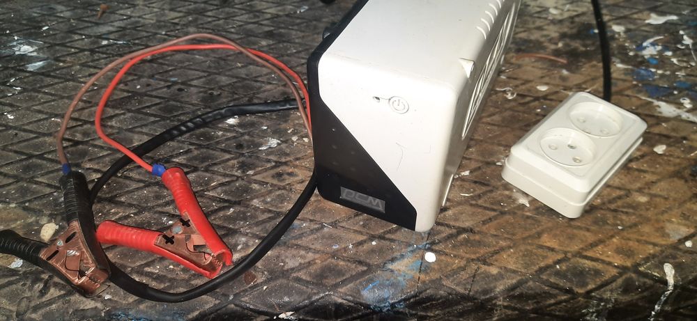 ДБЖ під автомобільний акумулятор