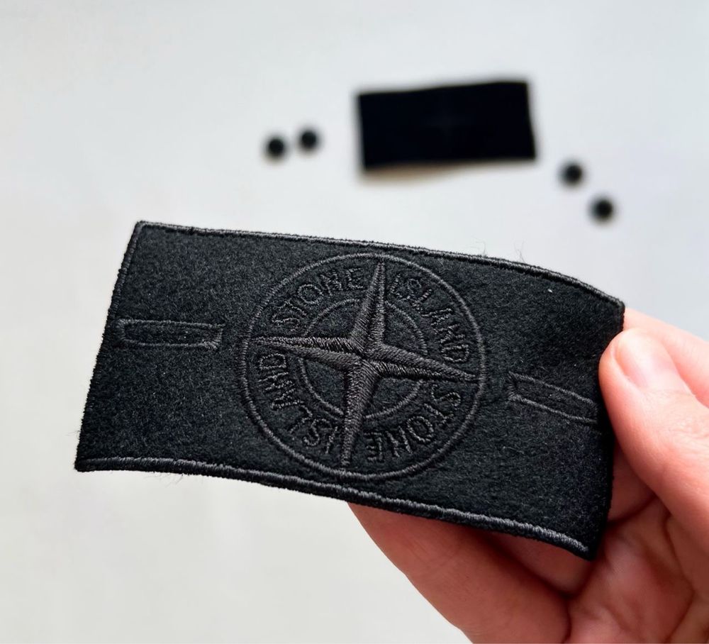 Патч чорний black ghost + гудзики Stone Island