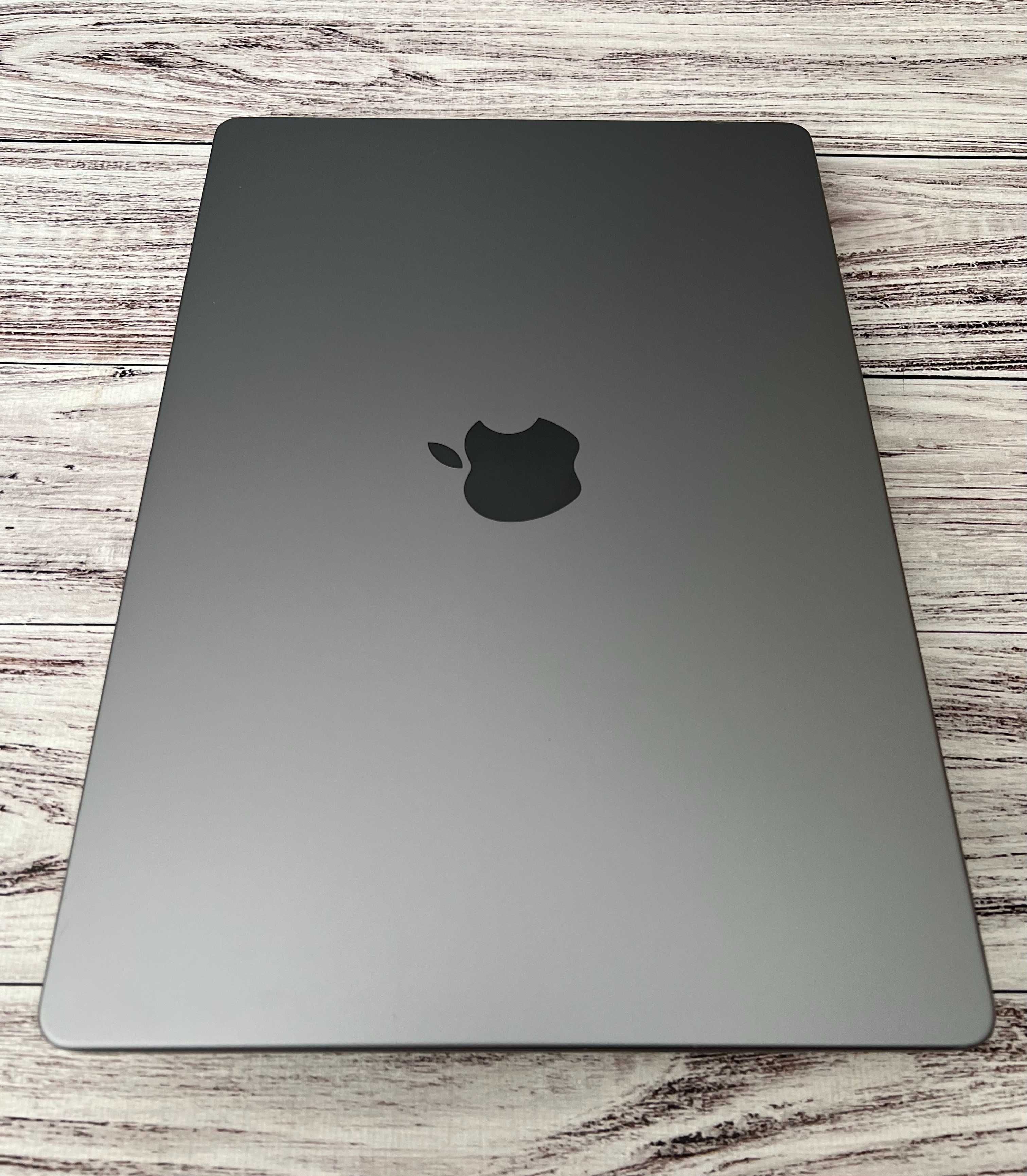 Macbook Pro 14" 2021 M1 Pro / 16Gb DDR5 / SSD 512Gb