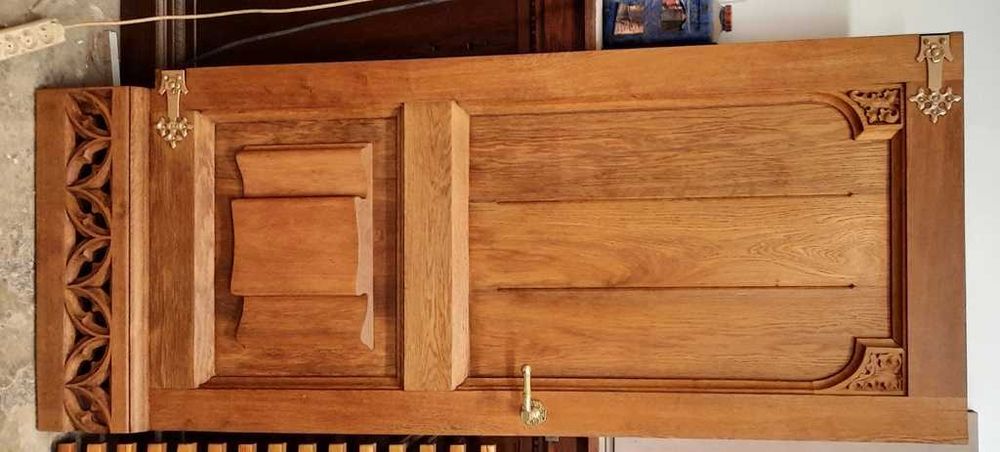 Renowacja mebli oraz  naprawa, renowacja drzwi,okien, schodów, rzeźba