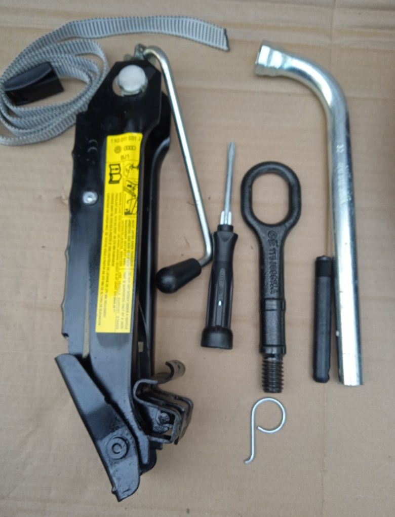 VW Seat Skoda Audi Wkład Koła Dojazdowego R16 Lewarek Klucz Ucho