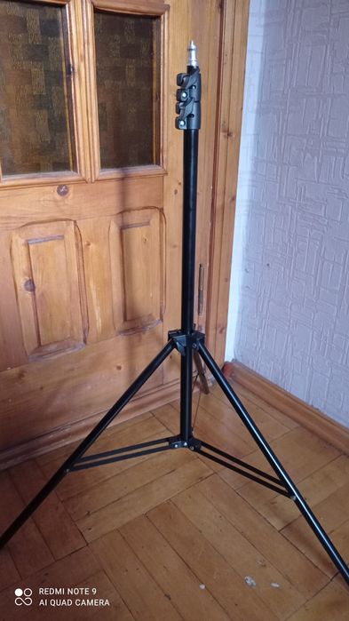 Штатив для лазерного рівня (телефону)