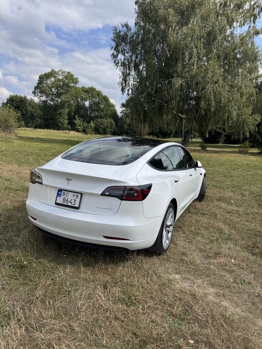 Оренда Tesla Model 3 2022 Long Range