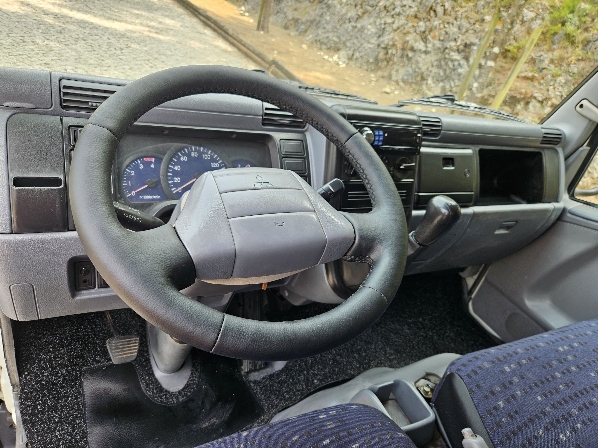 Fuso com plantaforma ligeira