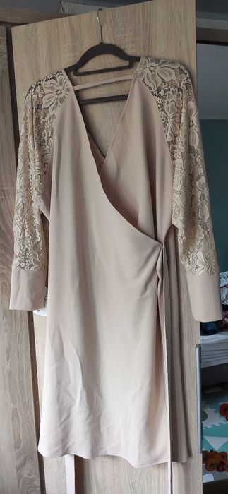 Beżowa sukienka Angela kartes rozm. 44 krój kimono
