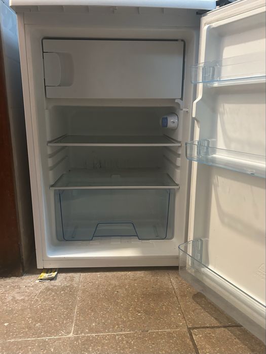 Mini frigorifico electronia em bom estado