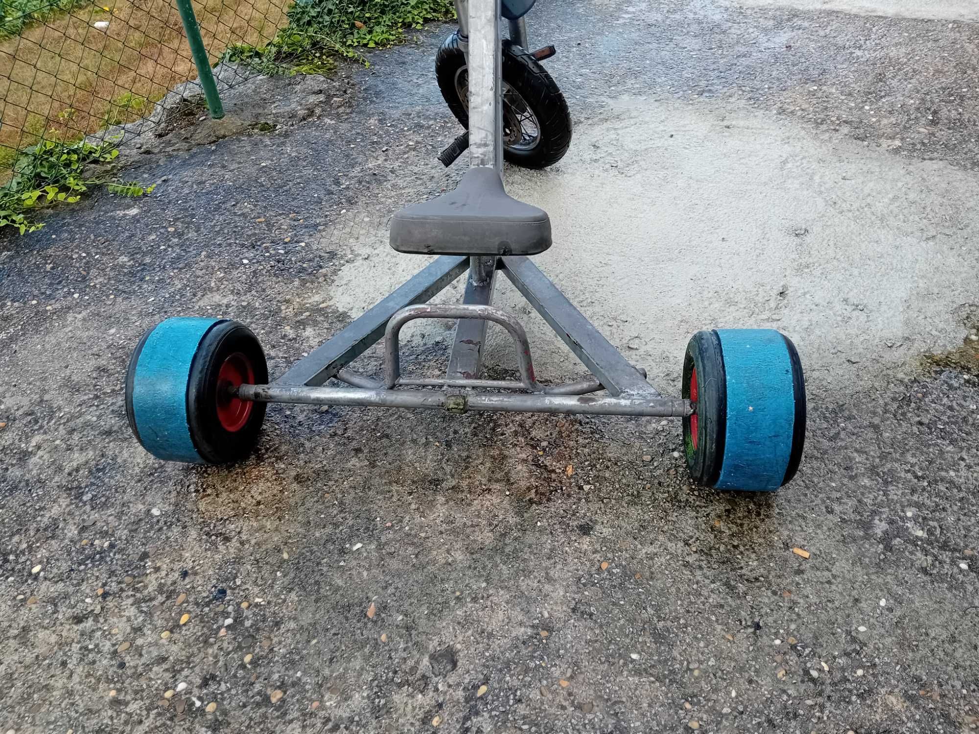 Triciclo roda frente disco