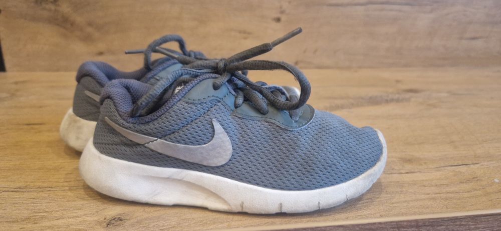 Buty,adidasy Nike dziecięce r.29,5