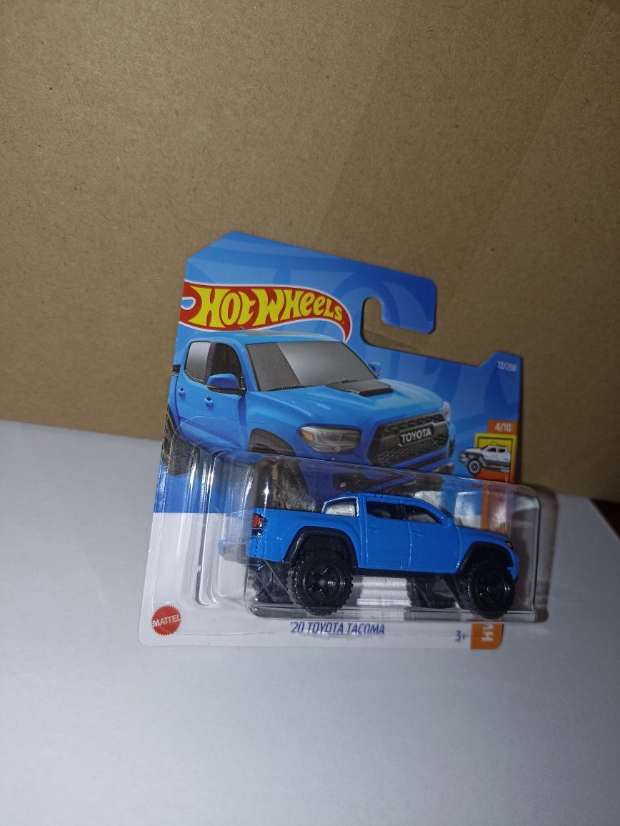 Hot Wheels '20 Toyota Tacoma niebieska