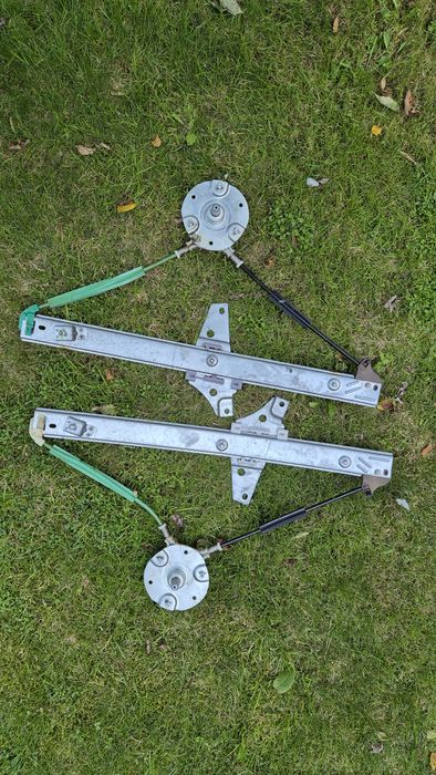 Podnośniki szyb Toyota Carina E przod regulator szyby