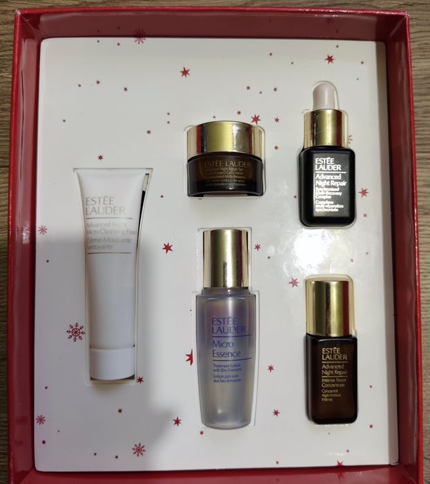 Святковий подарунковий набір від Estée Lauder