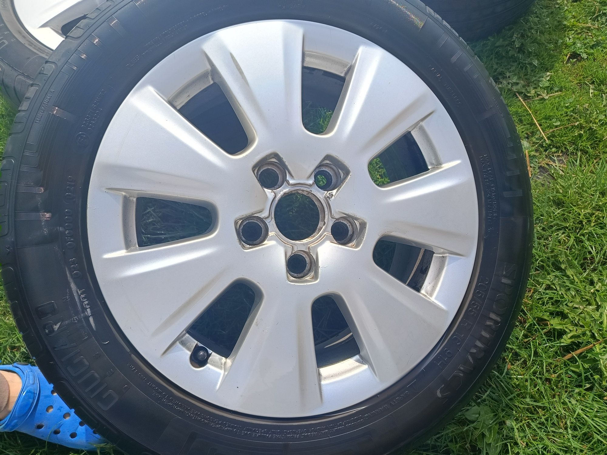 Koła wraz z alufelgami 205/55 16'