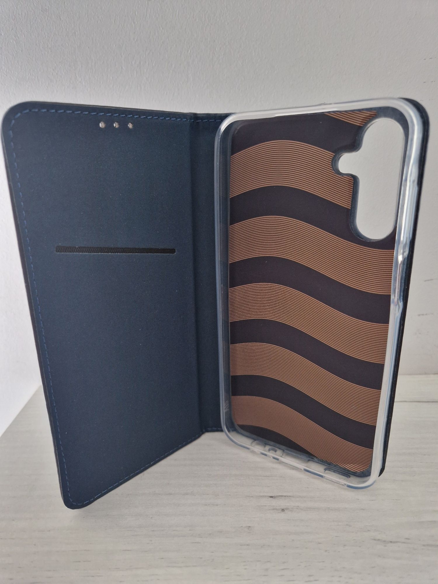 Kabura Smart Magneto do Samsung Galaxy S21 FE granatowa