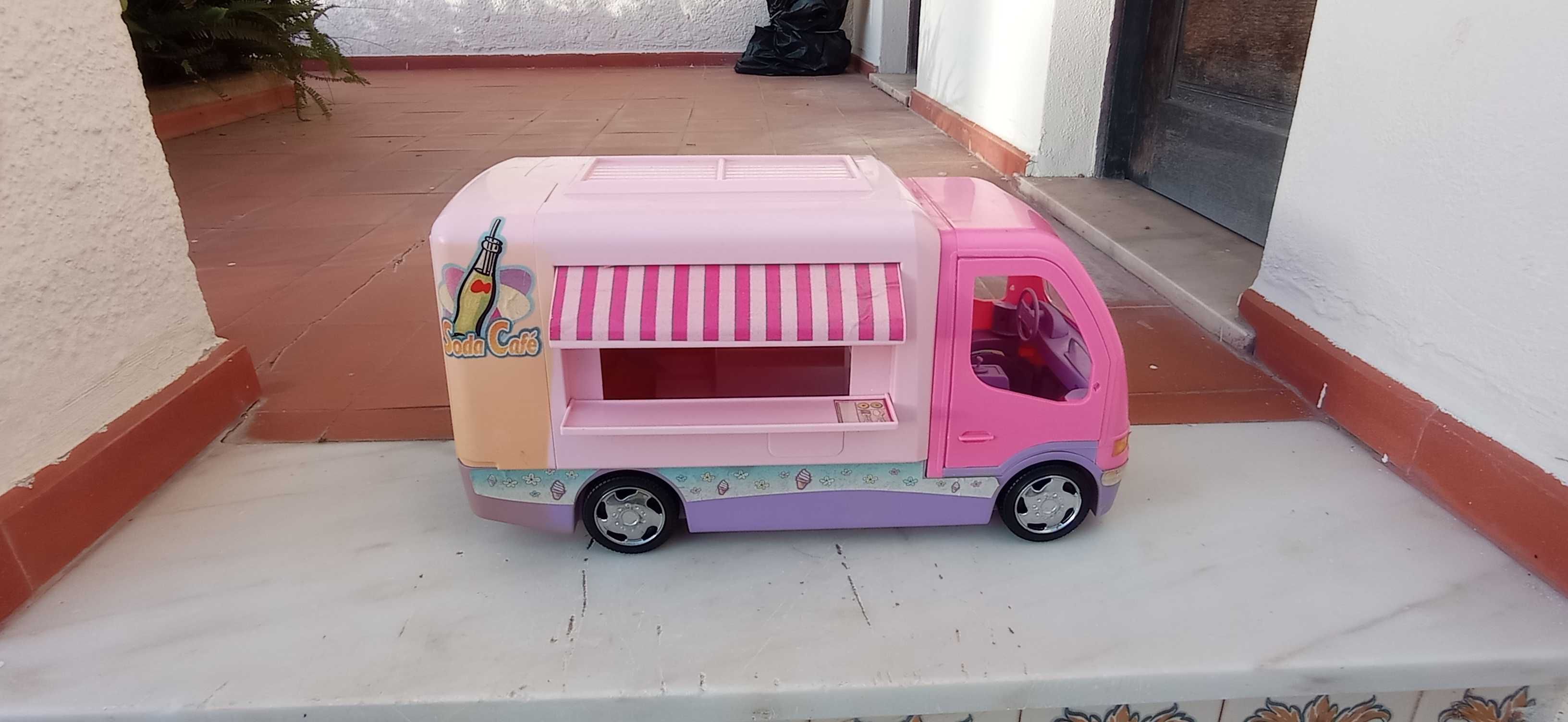 Carrinha de gelados da Barbie