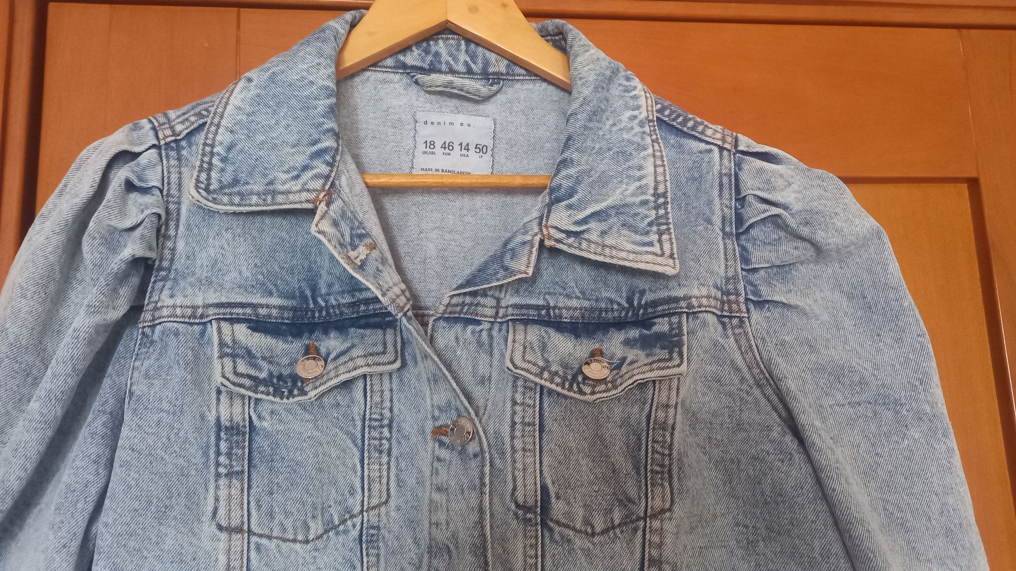 Продам джинсову куртку