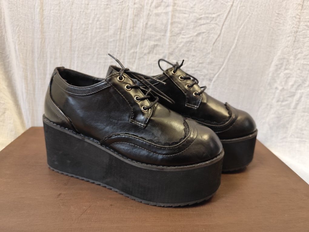 Sapatos com plataforma