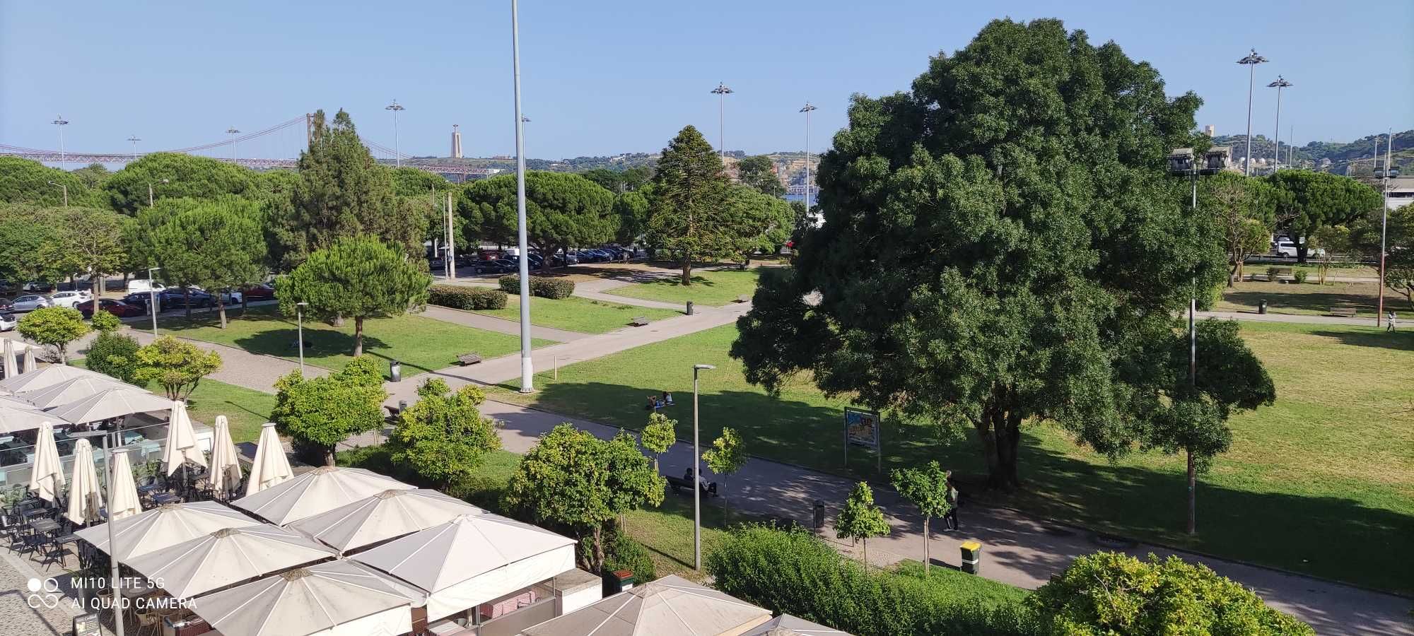 Quarto com TERRAÇO PRIVADO.Aceito Pet. Belém,Lisboa.