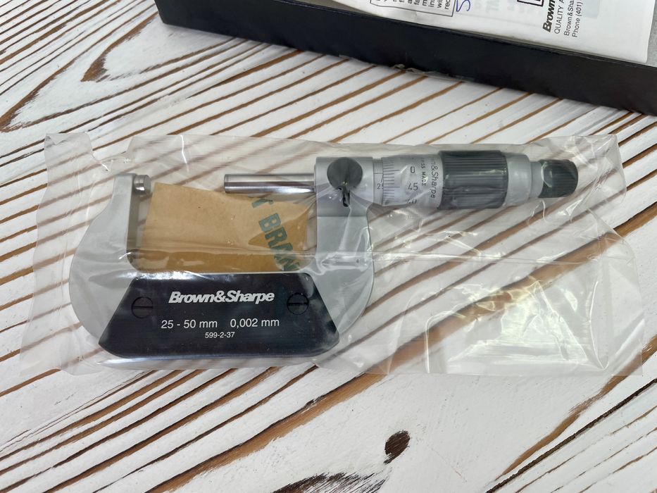 Микрометр гладкий 25-50мм 0,002мм Brown & Sharpe Швейцария
