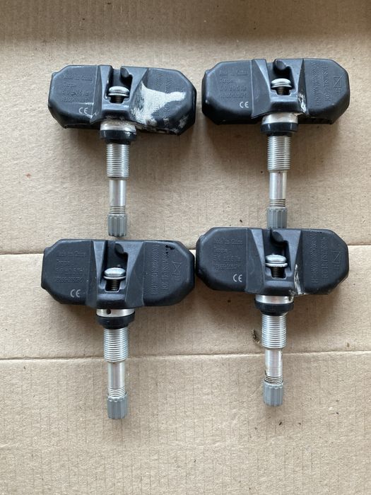 Сенсори тиску в шинах Tesla Model S