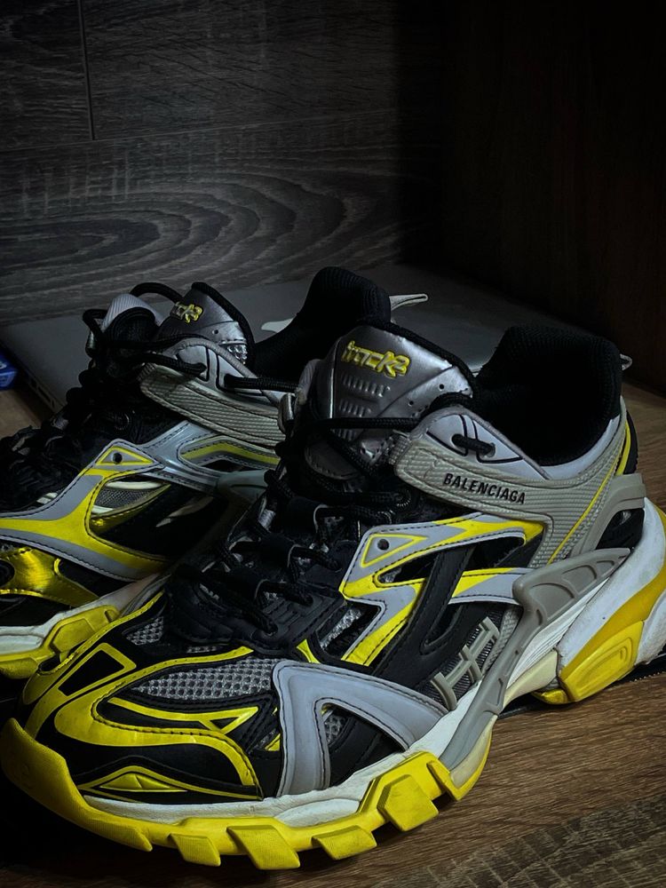 Balenciaga Track 2 yellow swg legit 42