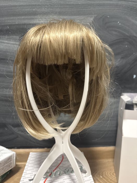 Peruka sztuczne wlosy blond krotkie