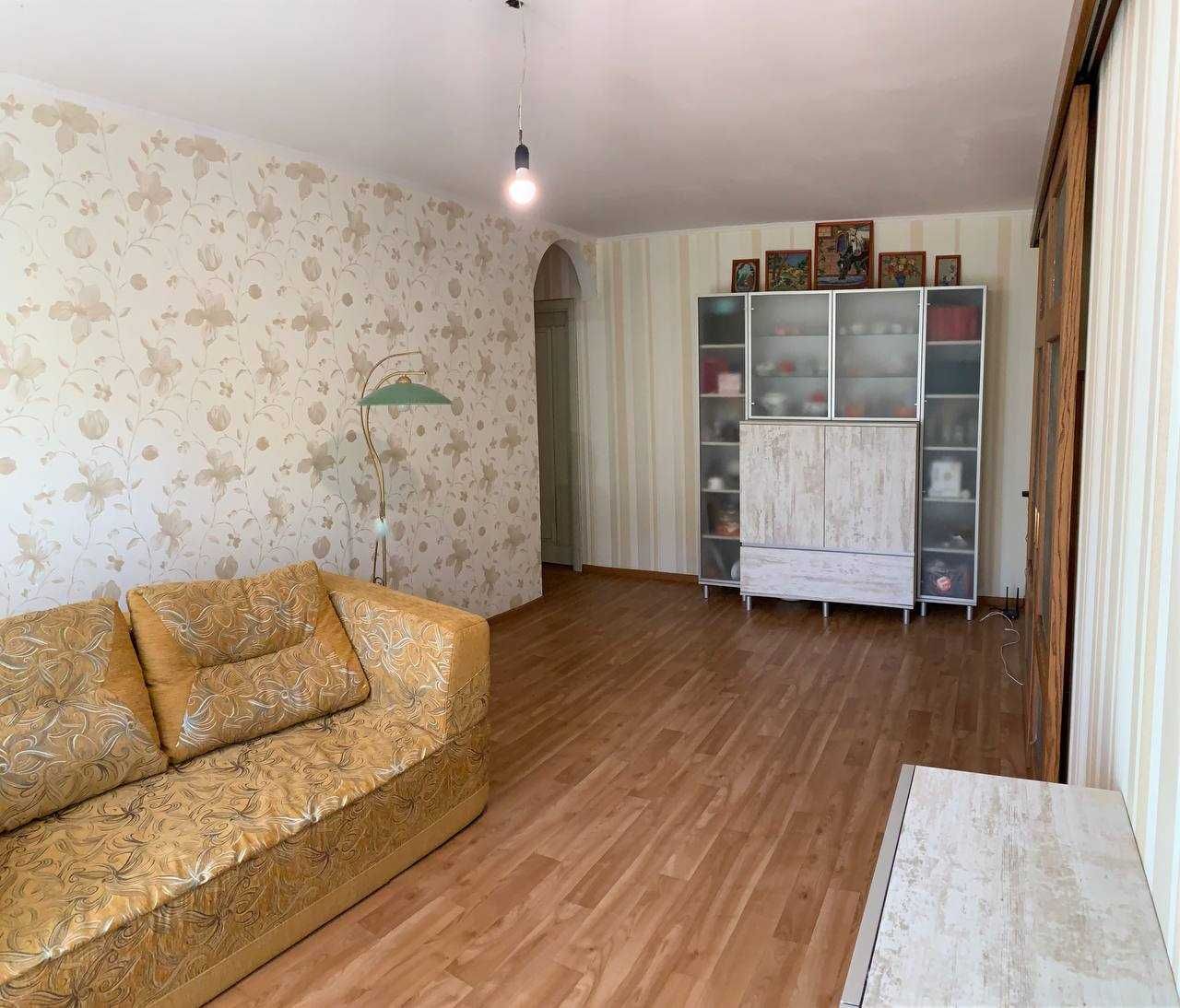 Продам 3х кімнатну квартиру по вулиці Тесленко. (пл. Артема)