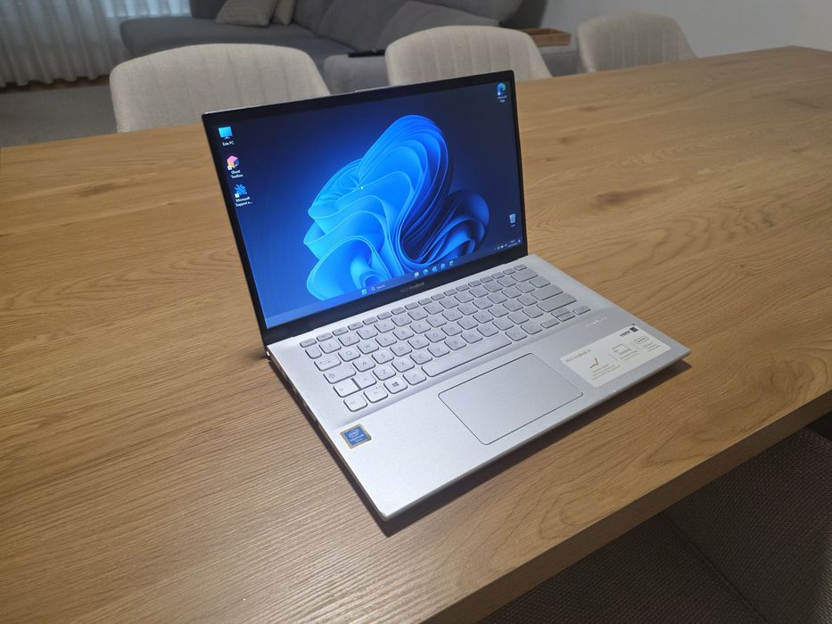 Portatil Asus VivoBook 14
SSD 128Gb
4Gb Ram (Slot livre possibilidade