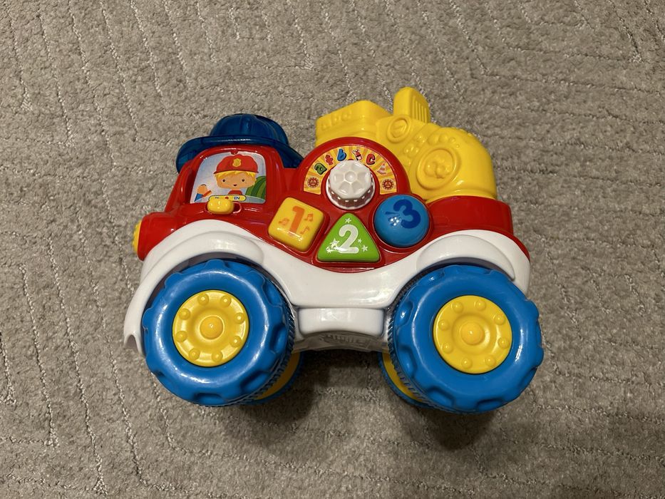 Clementoni wóz strażacki Adaś