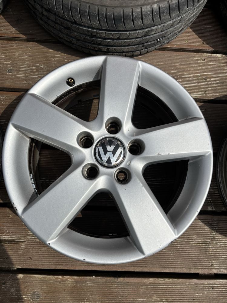Felgi R16 z oponami Volkswagen Golf