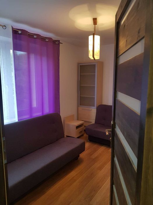 wynajmę pokój w ścisłym centrum w 3 pokojowym mieszkaniu