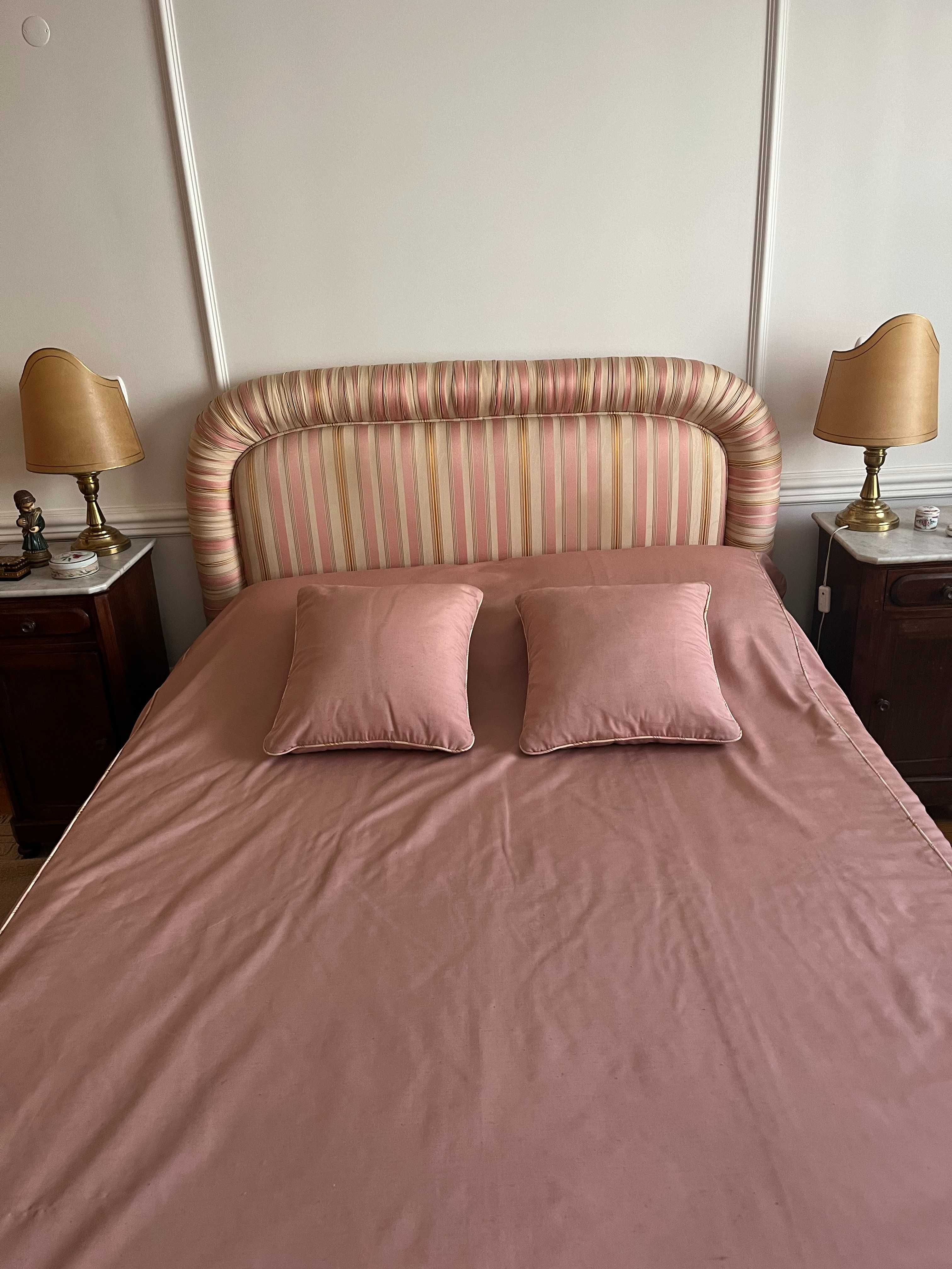Conjunto de quarto antigo