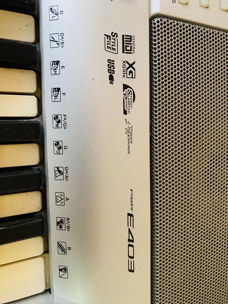 Keyboard Yamaha PSR E403