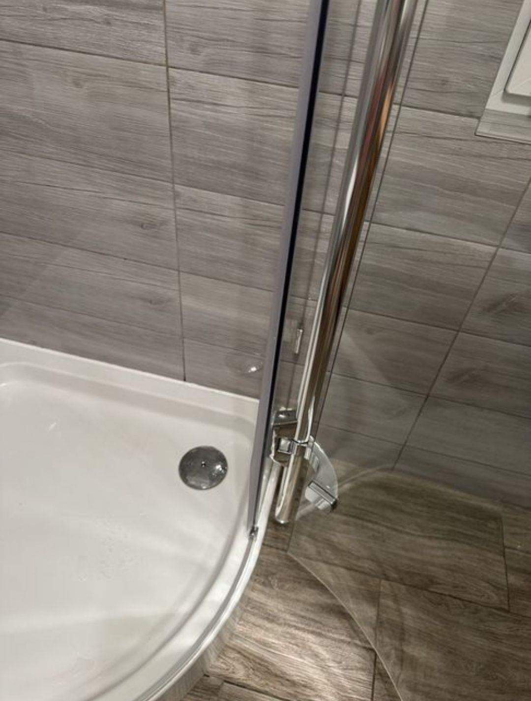 Kabina prysznicowa z brodzikiem