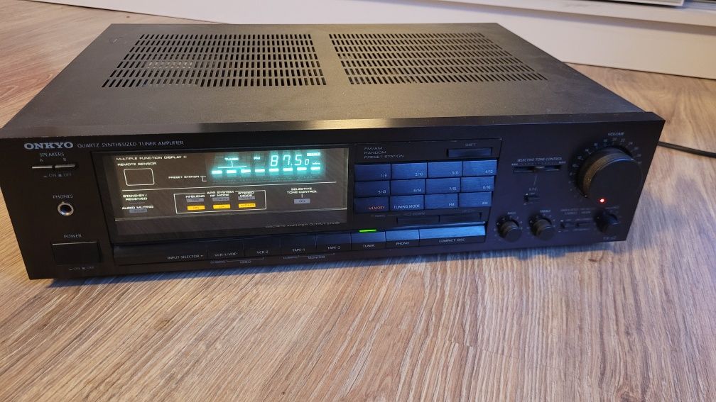 Amplituner Onkyo TX-82