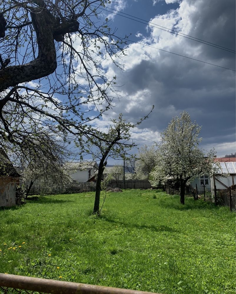 Продаю будинок із земельною ділянкою в смт. Кути
