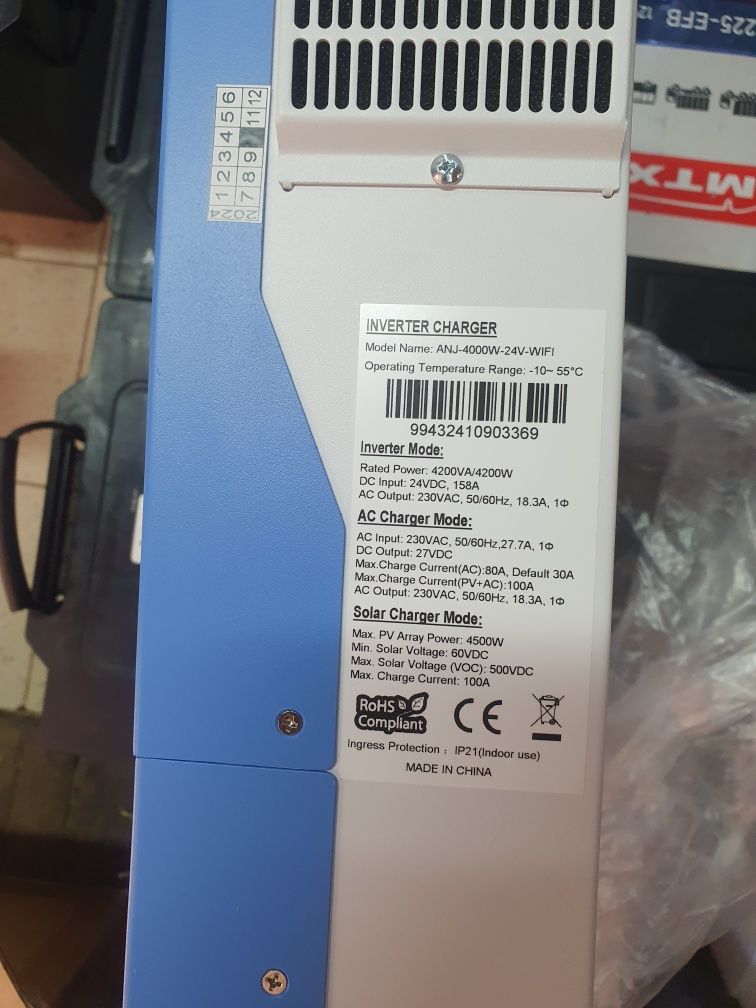 Zestaw solarny zbankiem energi hybrydowy regulator