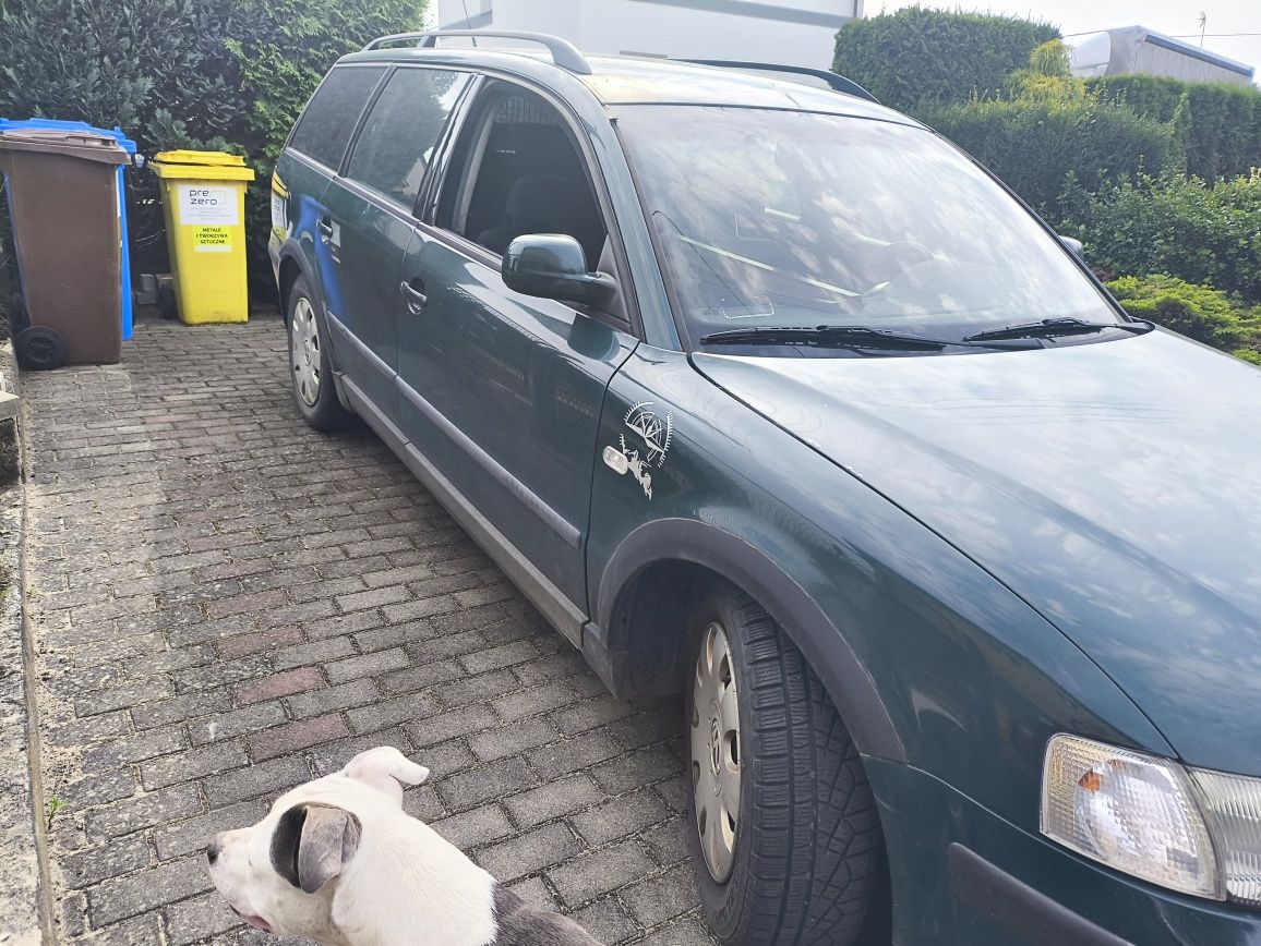 Audi a4b5 1996 passat b5 1.9tdi kombi części w całości