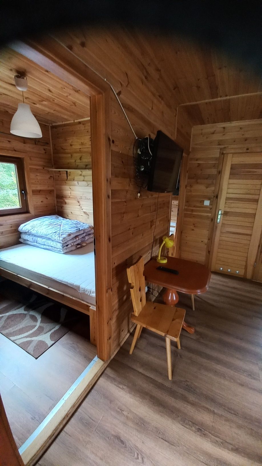 sierpień-wrzesień domek nad jeziorem  z basenem I balią z jacuzzi