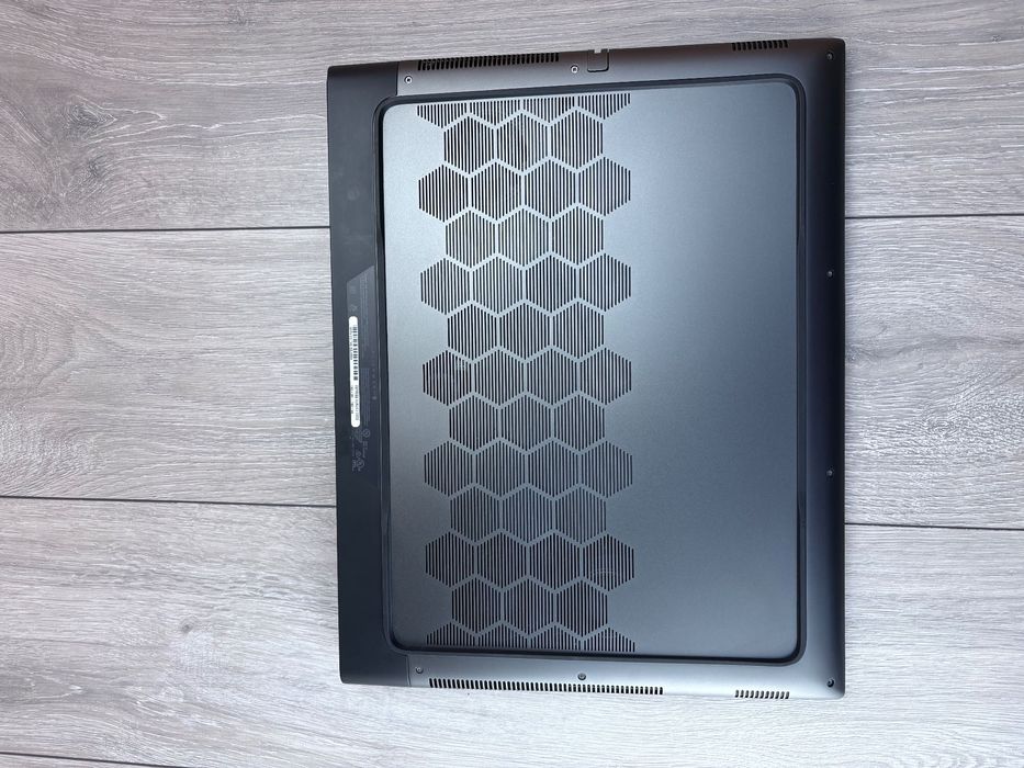 18ʼʼ2k 165Гц Alienware M18 R1/RX 7900M 16gb/Ryzen 9 7945HX/1tb/32gb