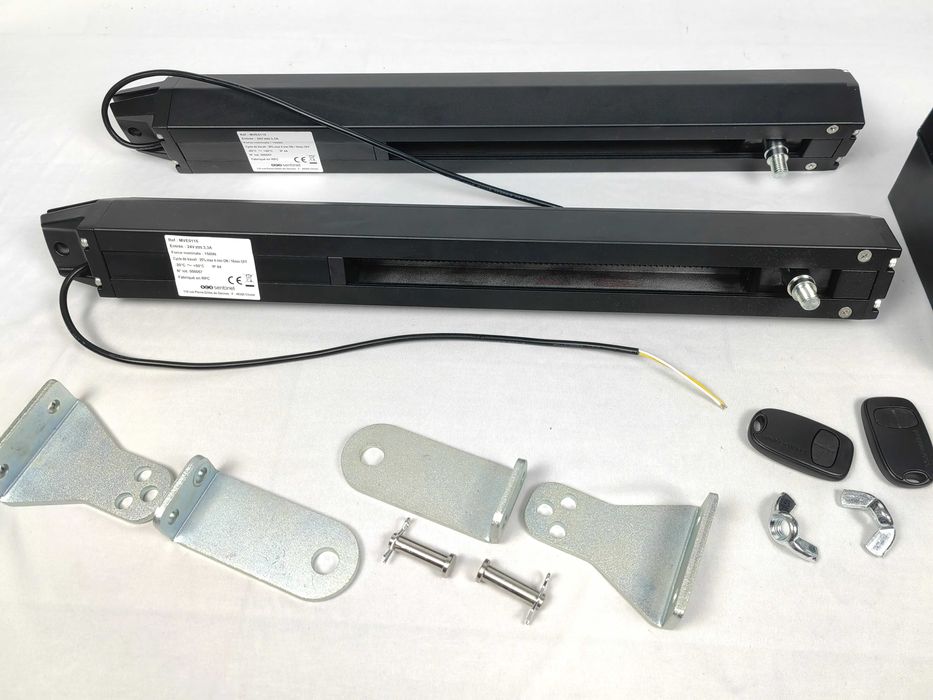 Napęd do bram skrzydłowych SCS SENTINEL czarny