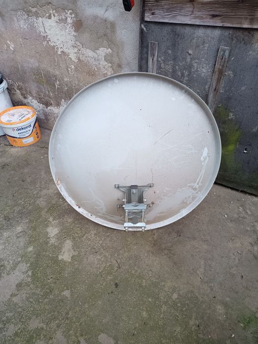 Antena satelitarna