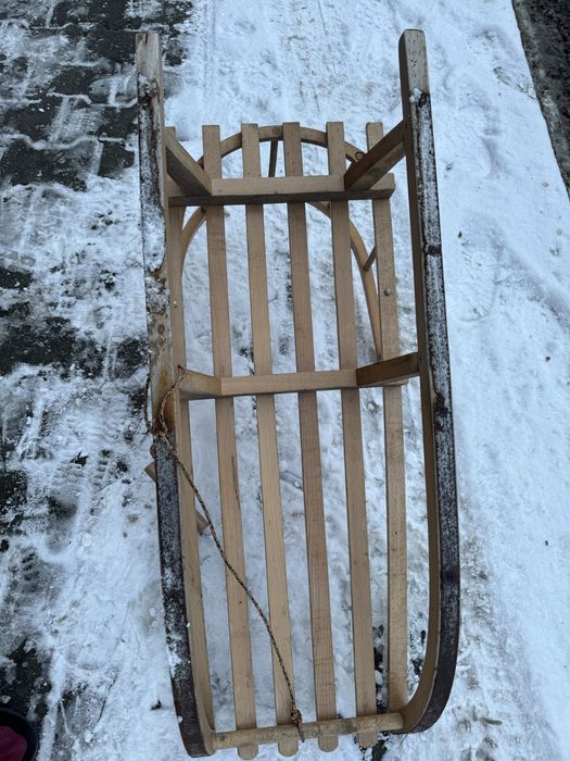 Sanki drewniane dla dziecka