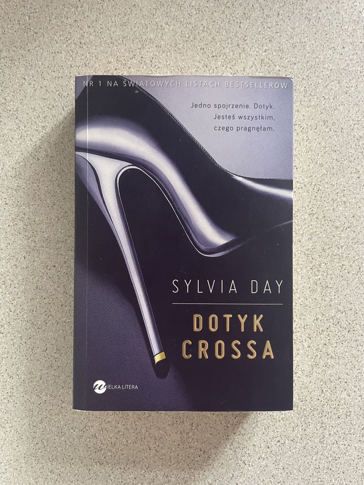 Dotyk Crossa, Sylvia Day