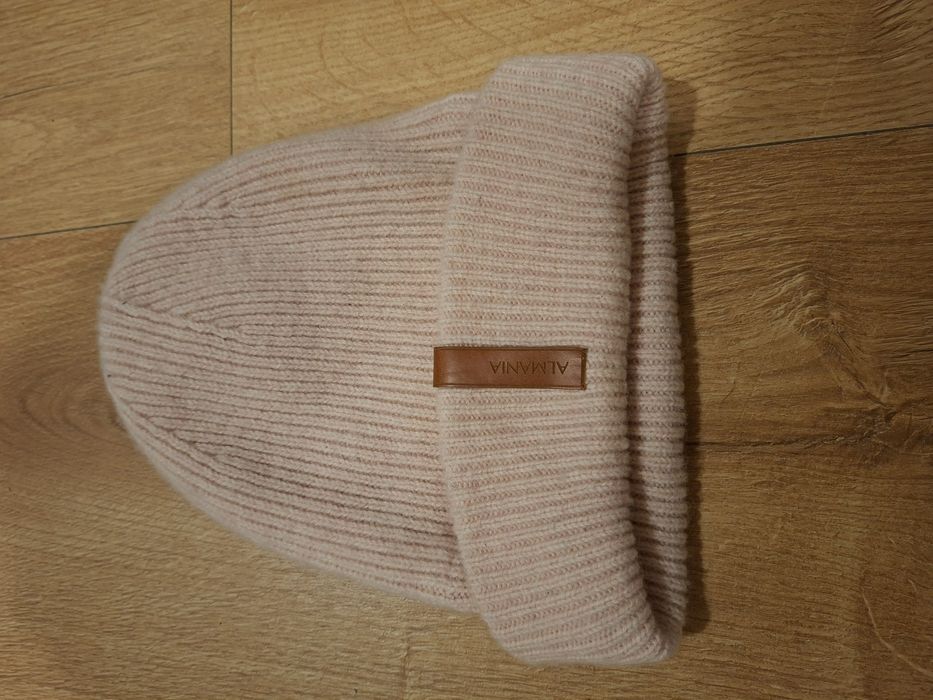 Czapka ALMANIA wełna z satynowa podszewką pudrowy róż