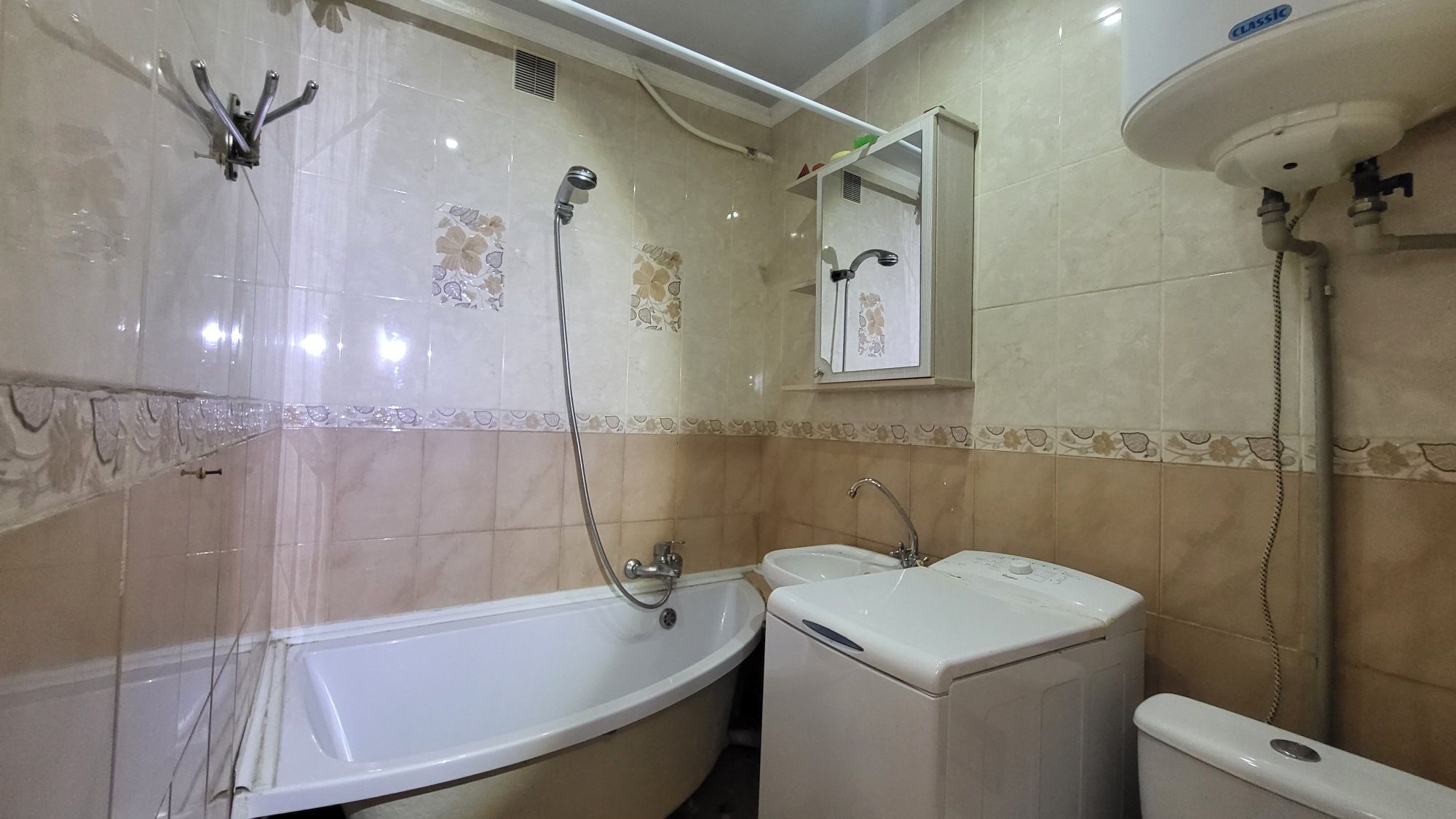 Продам 2-кімнатну квартиру в центі міста