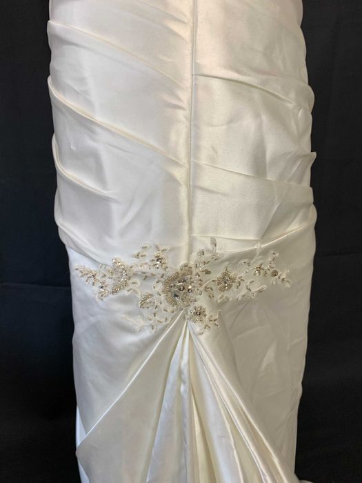 Nowa klasyczna suknia ślubna Linia A 40 Satynowa Drapowana fit flare