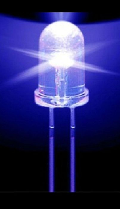 Яркий светодиод 5мм , 3 в. 9 штук.