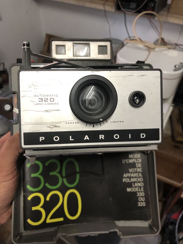 Máquina fotográfica Polaroid 320
