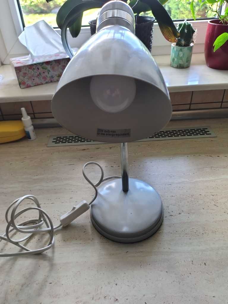 Lampka na biurko srebrna